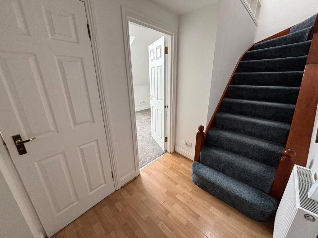 Apartment in Renfrewshire - View 3