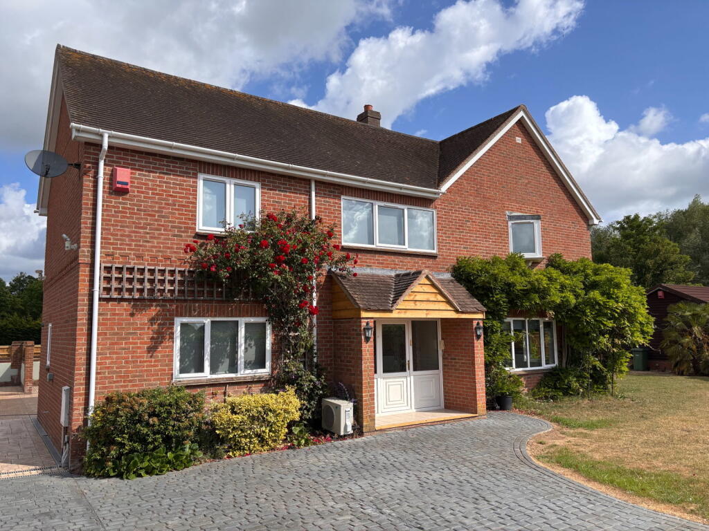 Main image of property: Abingdon Road, Dorchester-on-Thames, OX10 7LP