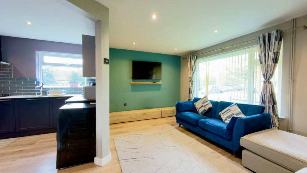 House in Tewkesbury, Bishop's Cleeve - View 5
