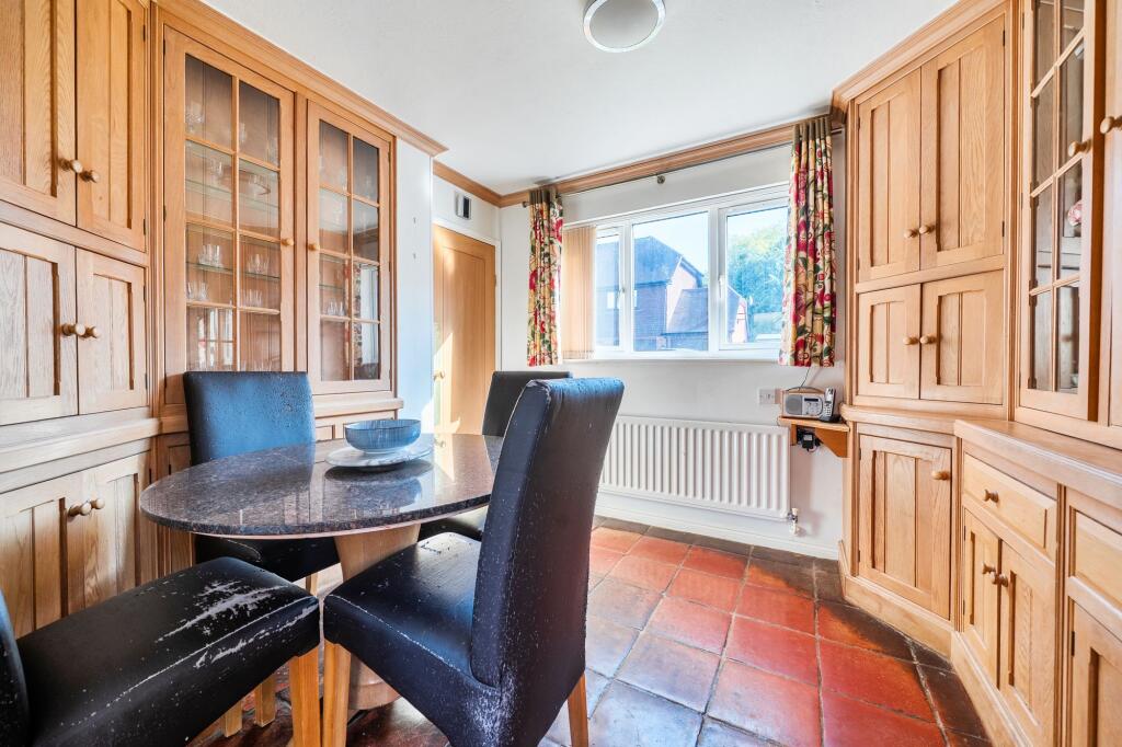 House in Hart, Hillside, Odiham - View 5