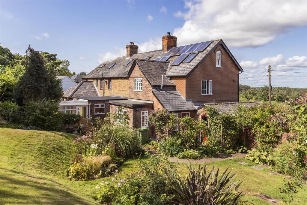 Main image of property: Rhode Common, Selling, Faversham