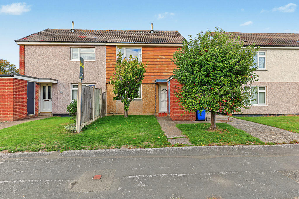 2-bed semi-detached on Harehill Road, Grangewood, Chesterfield, £100,000