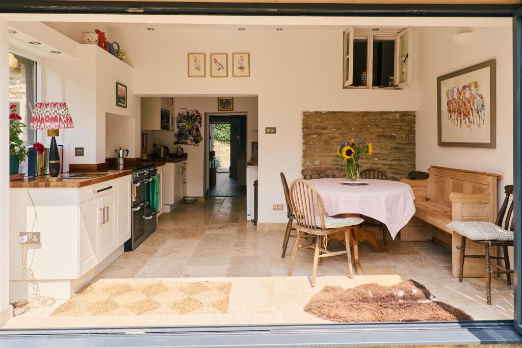 House in Swindon - View 5