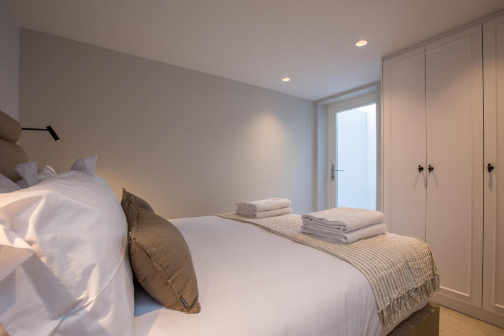 Apartment in London, Lot's Village, Brompton - View 4