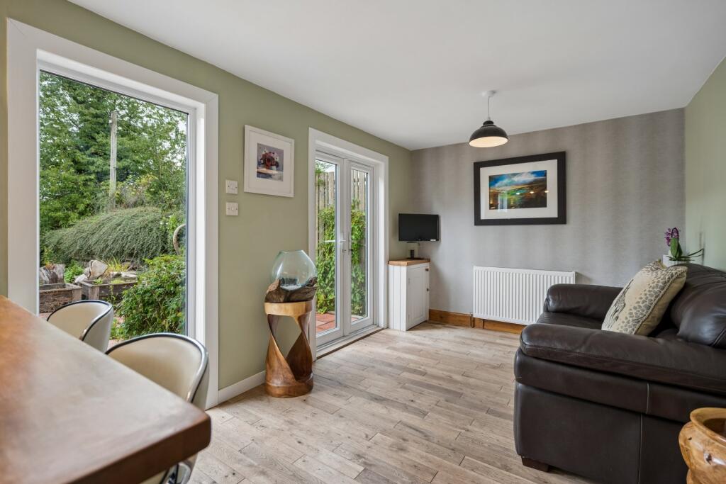 House in Falkirk, Stirling - More