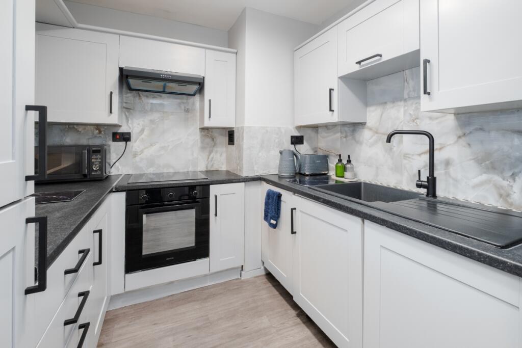 Apartment in London - View 6
