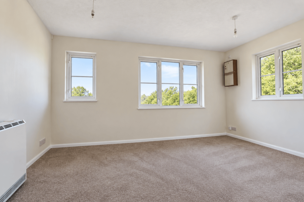 Apartment in Sutton - View 5