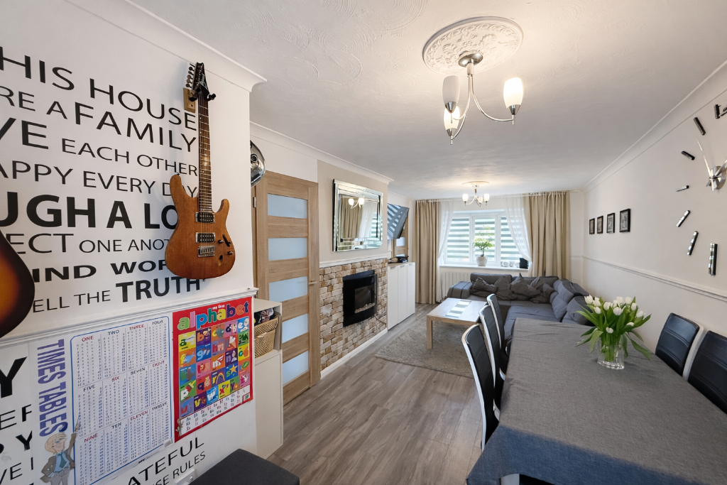 Queen Elizabeth Drive, Normanton, West Yorkshire, WF6 photo 4