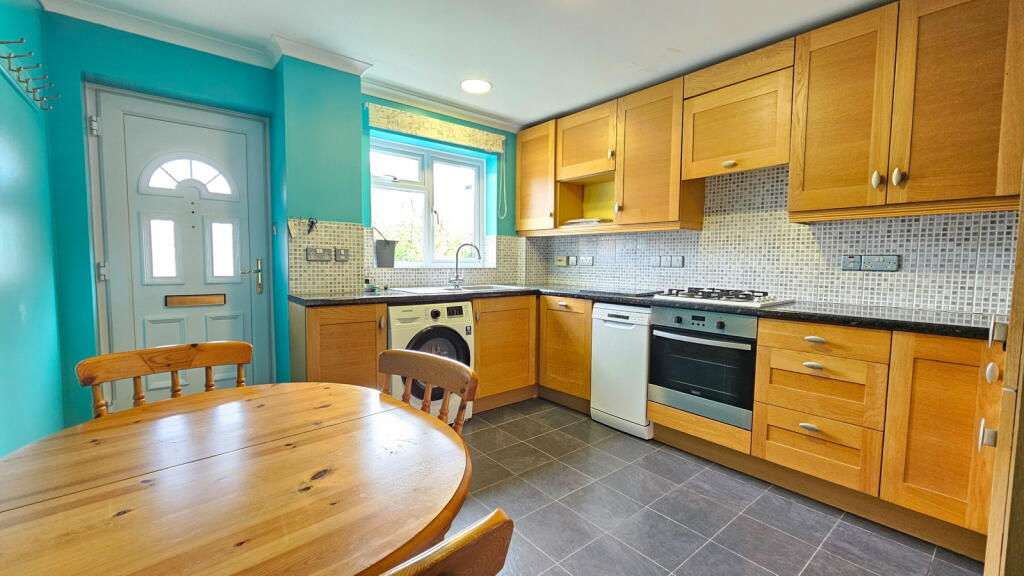 Walton Way, Newbury, RG14 2NZ - View 4