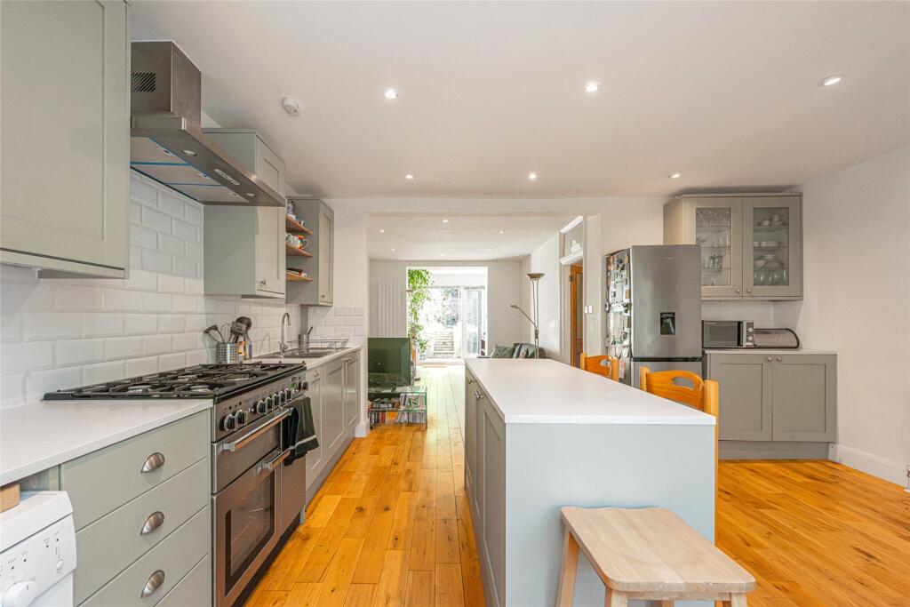House in London - View 5