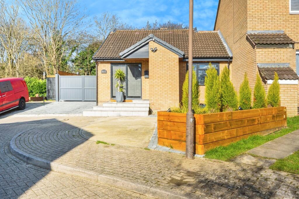 Main image of property: Forest Rise, Eaglestone, Milton Keynes