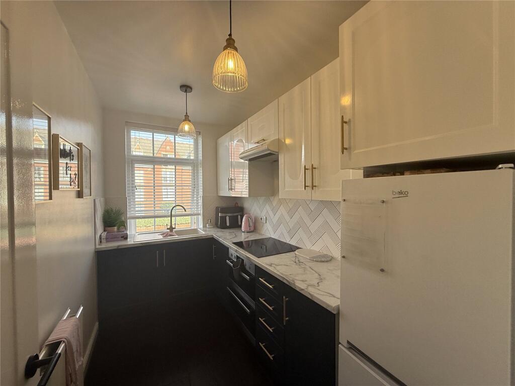 Apartment in Preston - View 5