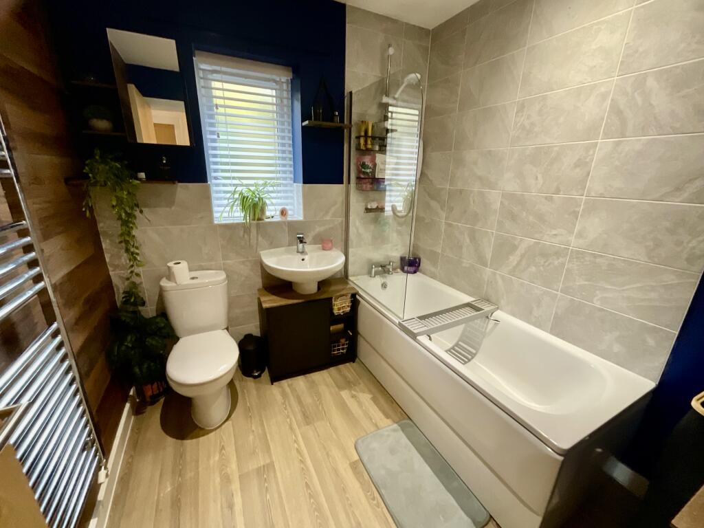 Oates Road, Runcorn, WA7 photo 3