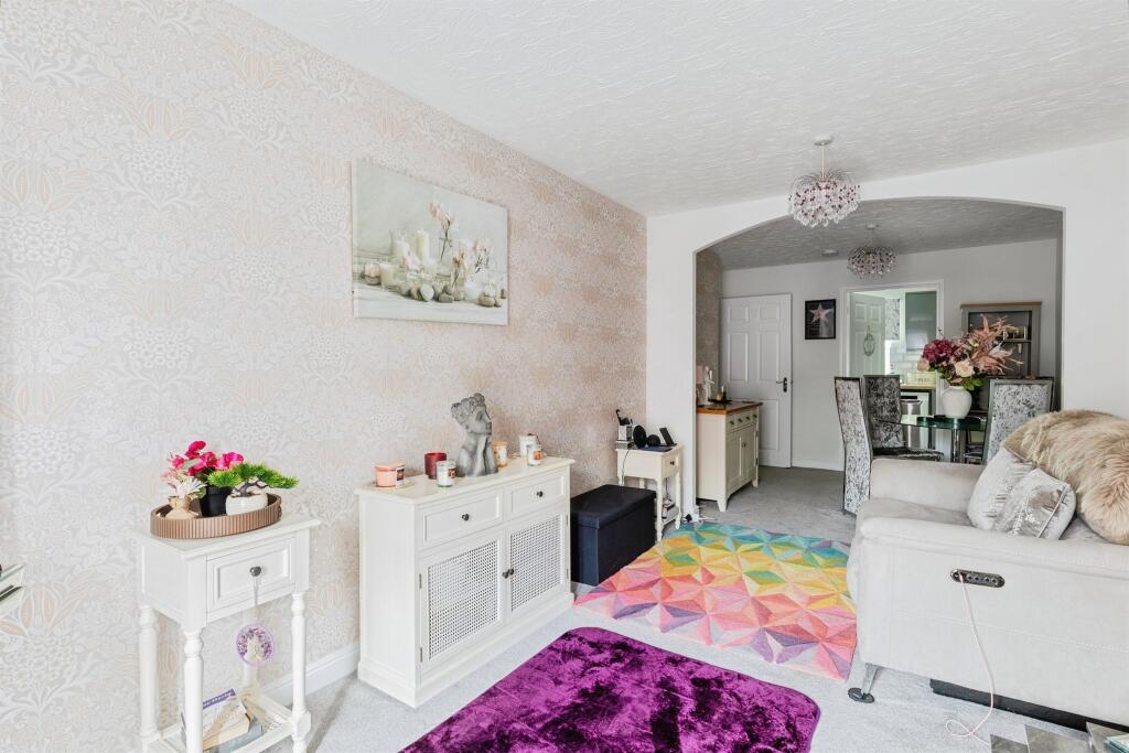 Apartment in Coventry - More