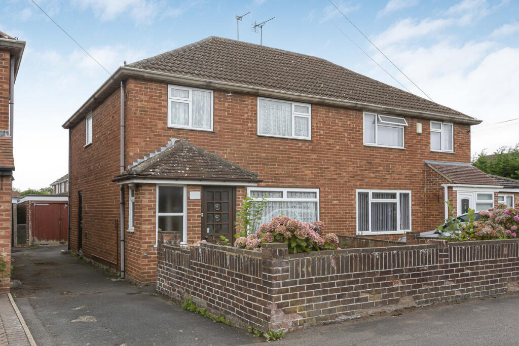 Main image of property: South Avenue, Kidlington, OX5