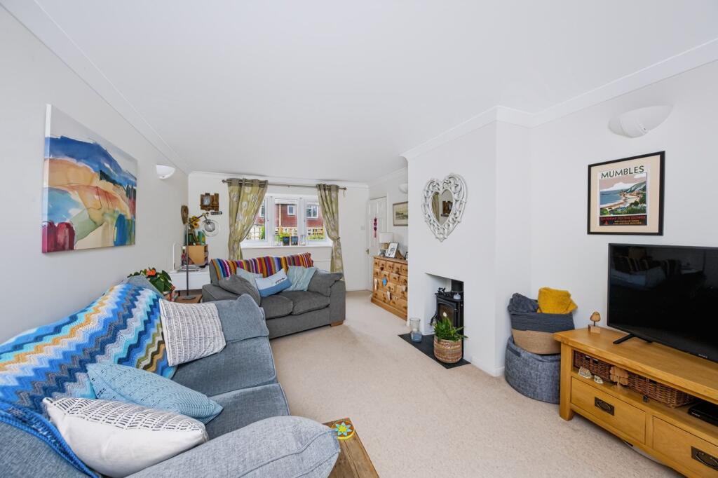 Hatchgate Close, Cuckfield, RH17 photo 2