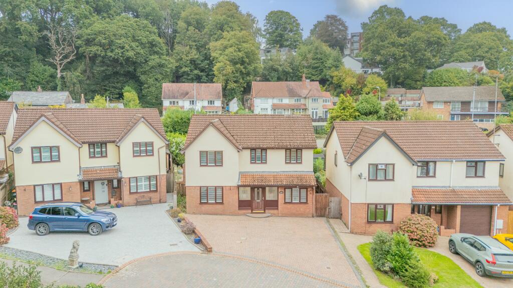 House in Newport - View 5