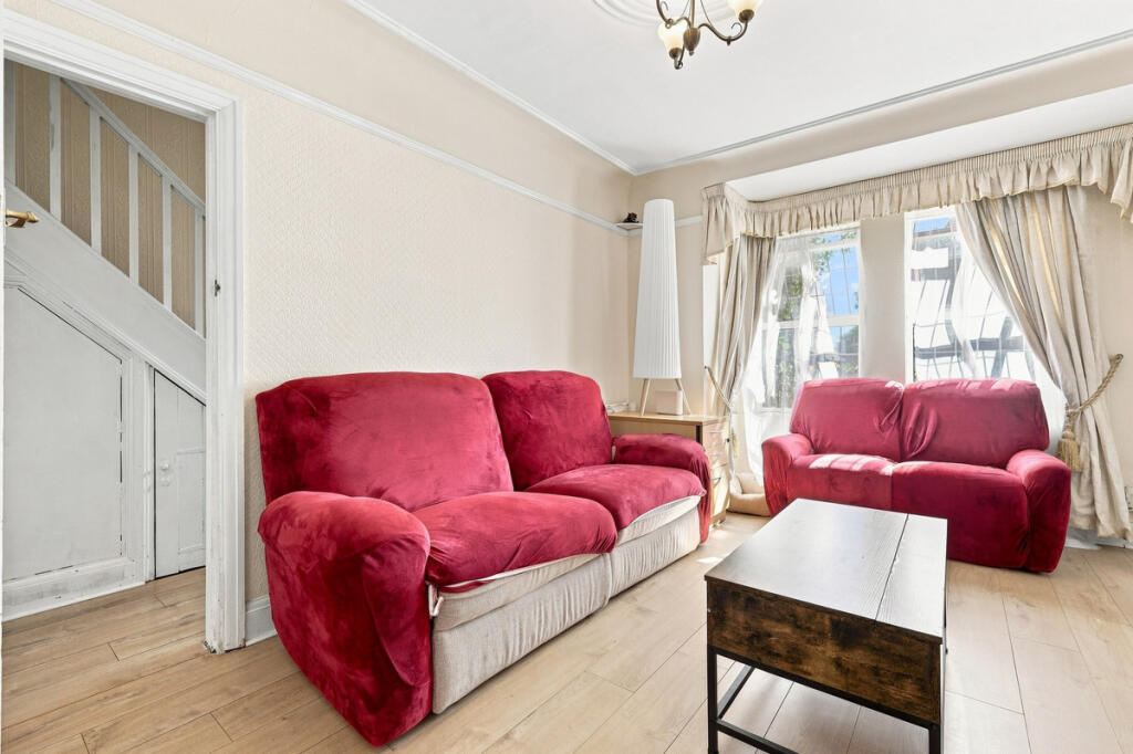 House in Southend-on-Sea - View 5