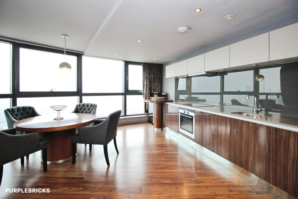 Apartment in Leeds, West Yorkshire - View 5