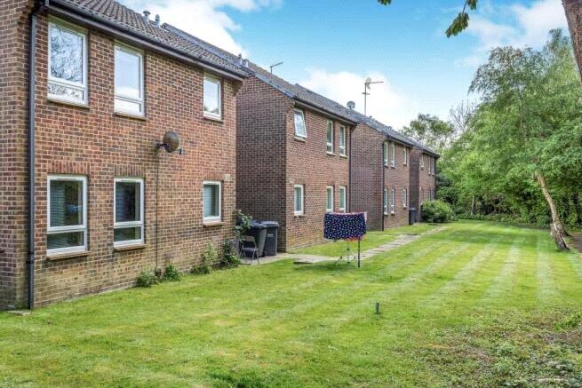 Celia Close, Waterlooville, Hampshire photo 2