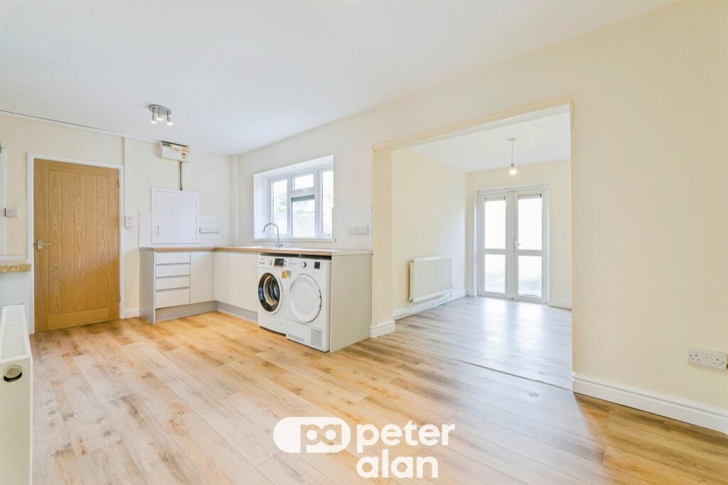 House in Cardiff, Llandaff North - More