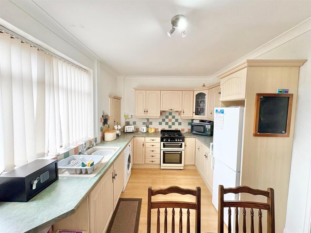 House in Leigh, Bedford - View 3
