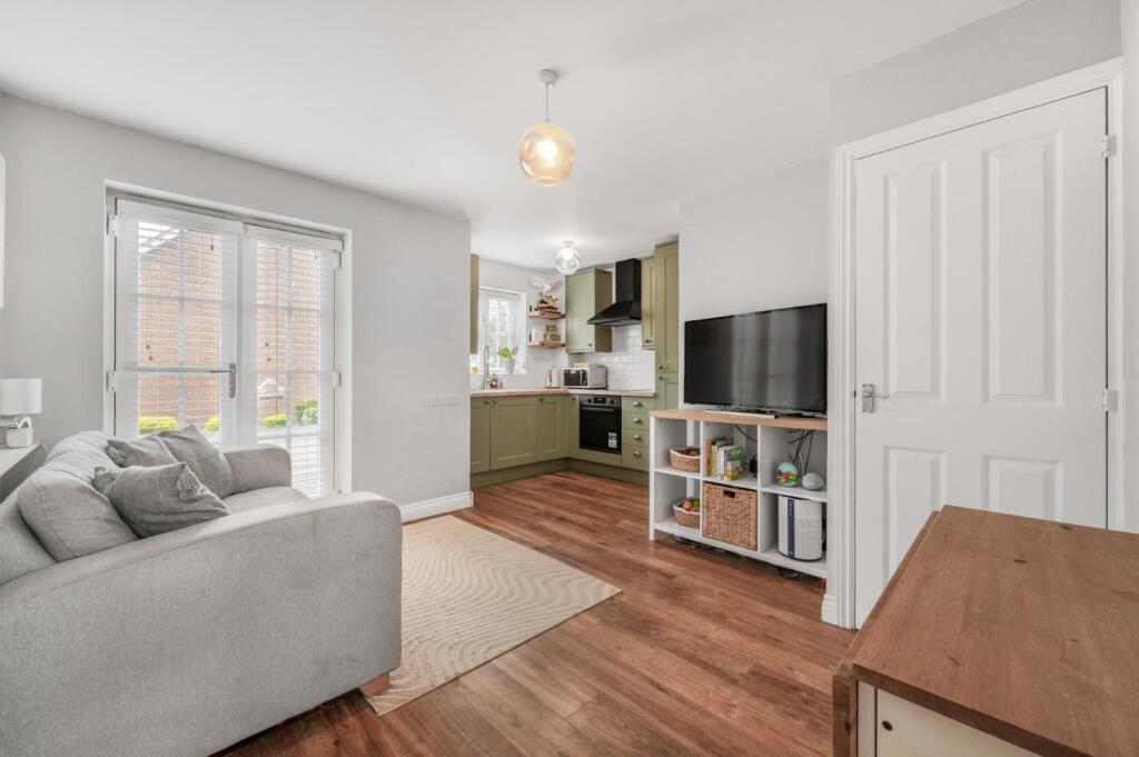 Apartment in Chelmsford - View 2