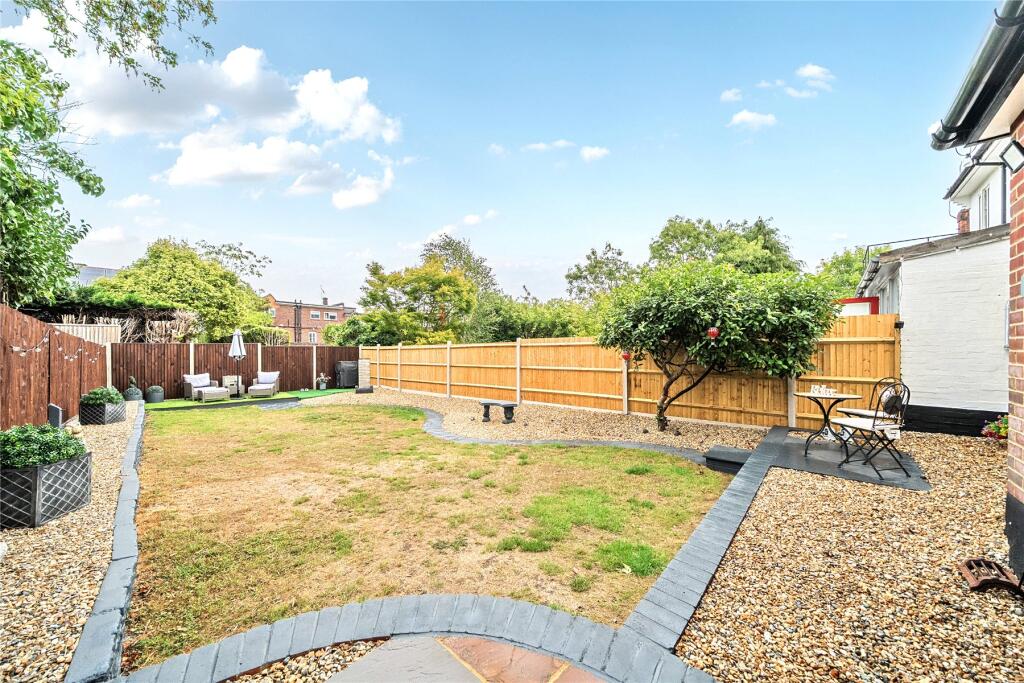House in Bromley - View 5