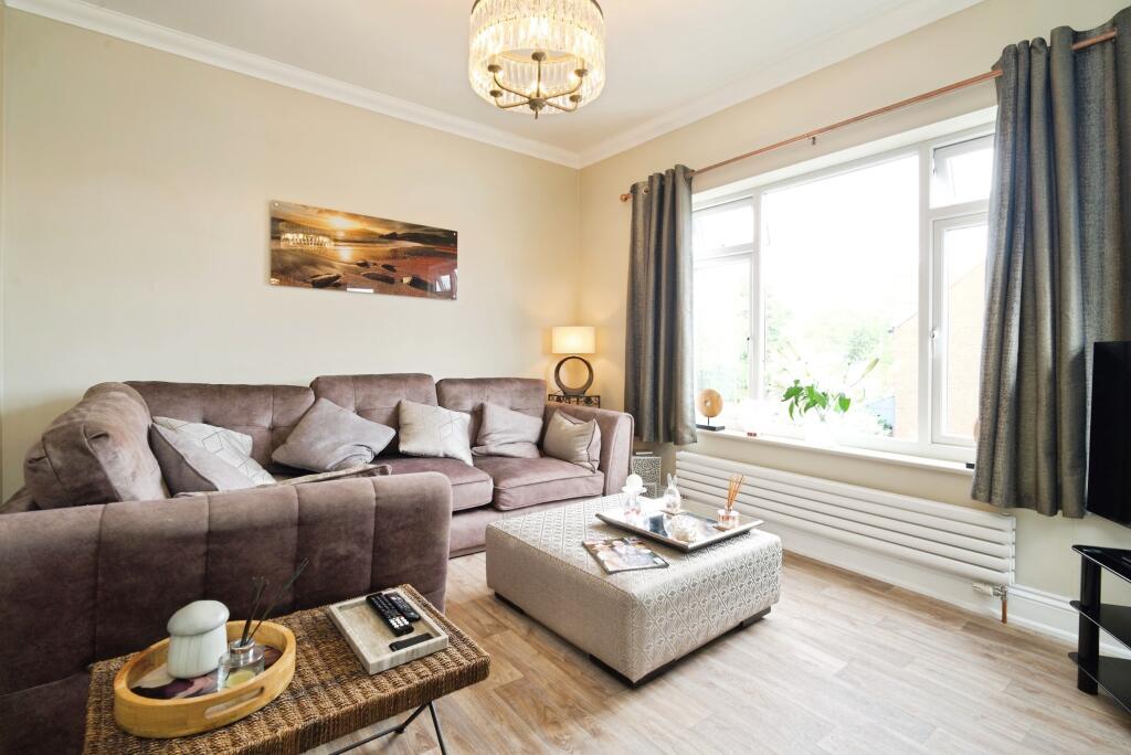 Apartment in Normanton, Woodhouse - View 5