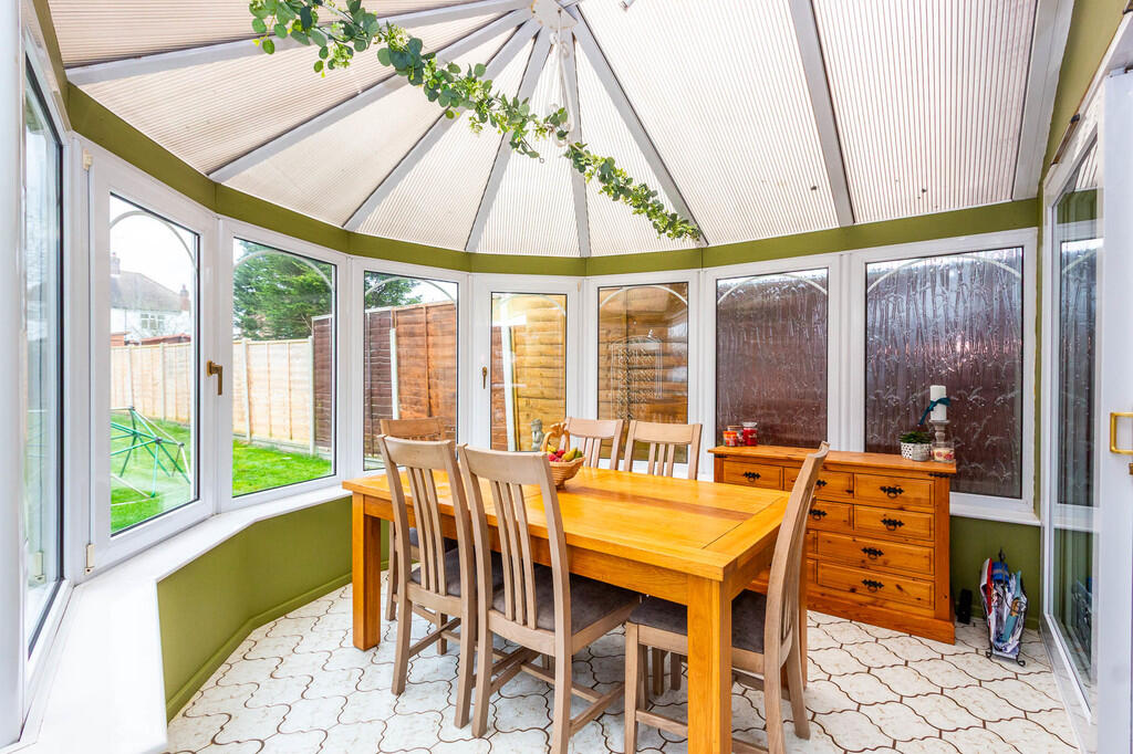 House in Rushden, North Northamptonshire - More