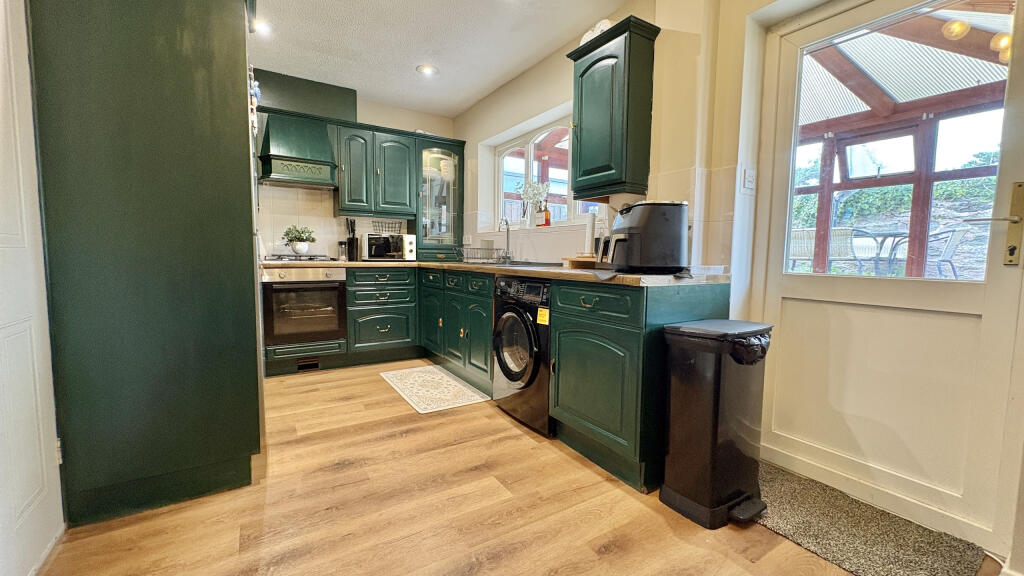 House in Taunton - View 5
