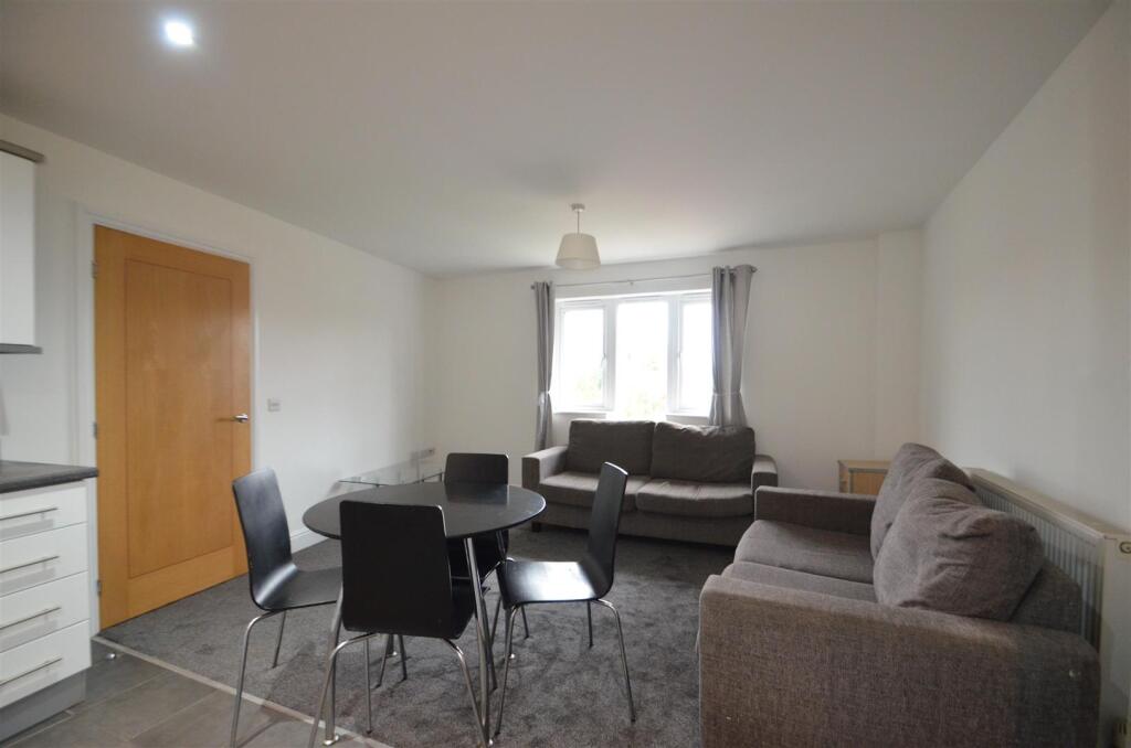 Apartment in London - View 3