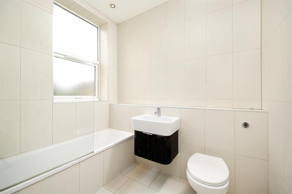 Apartment in London - More