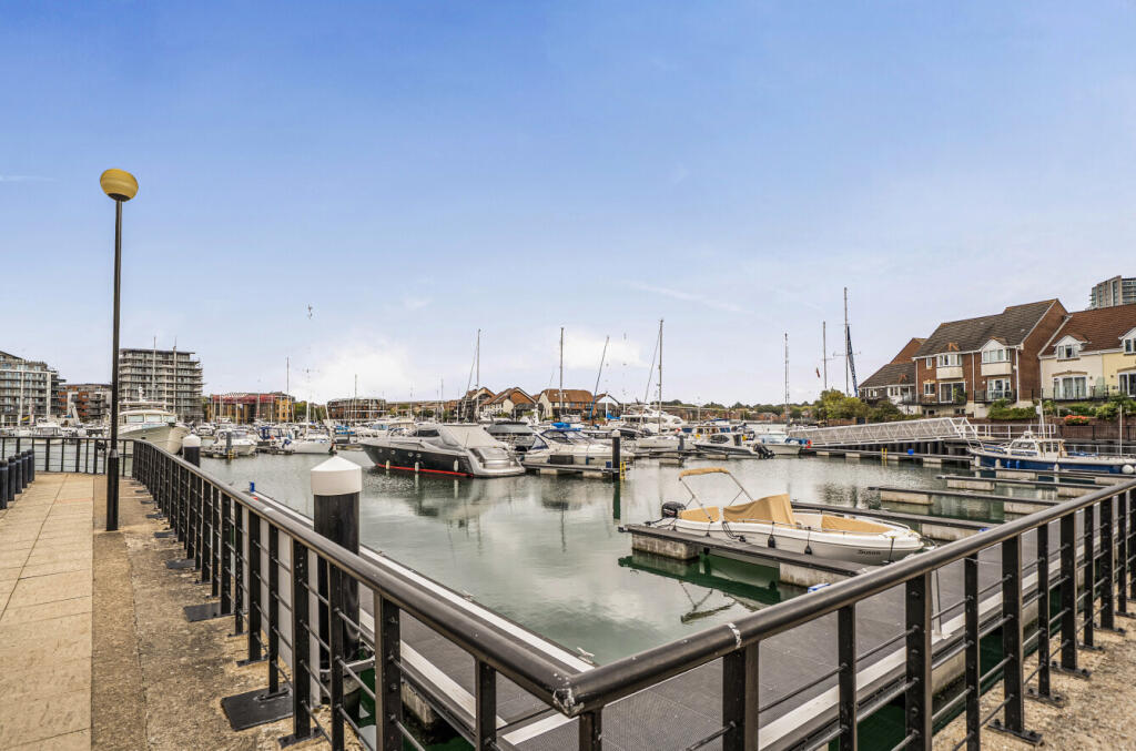 House in Southampton - View 5