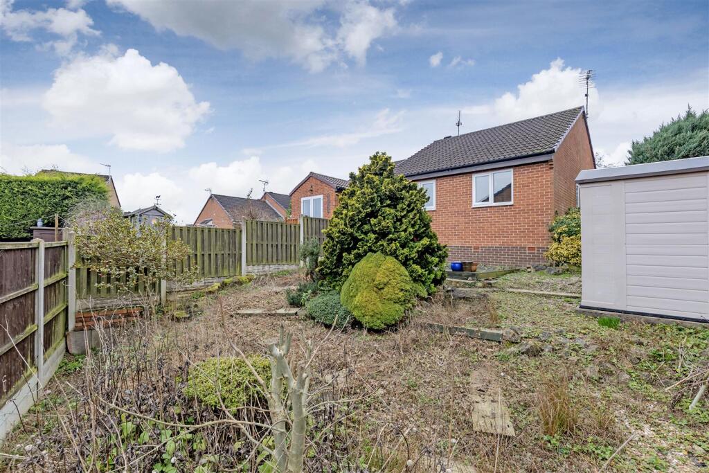House in Chesterfield, Derbyshire - View 4