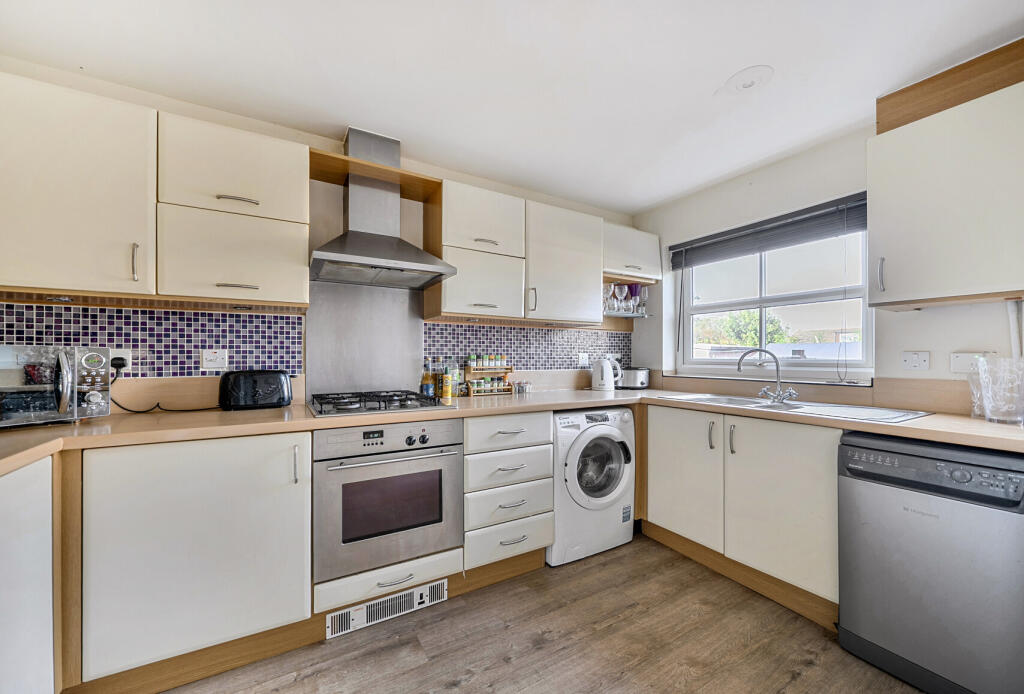 House in Redhill - View 2