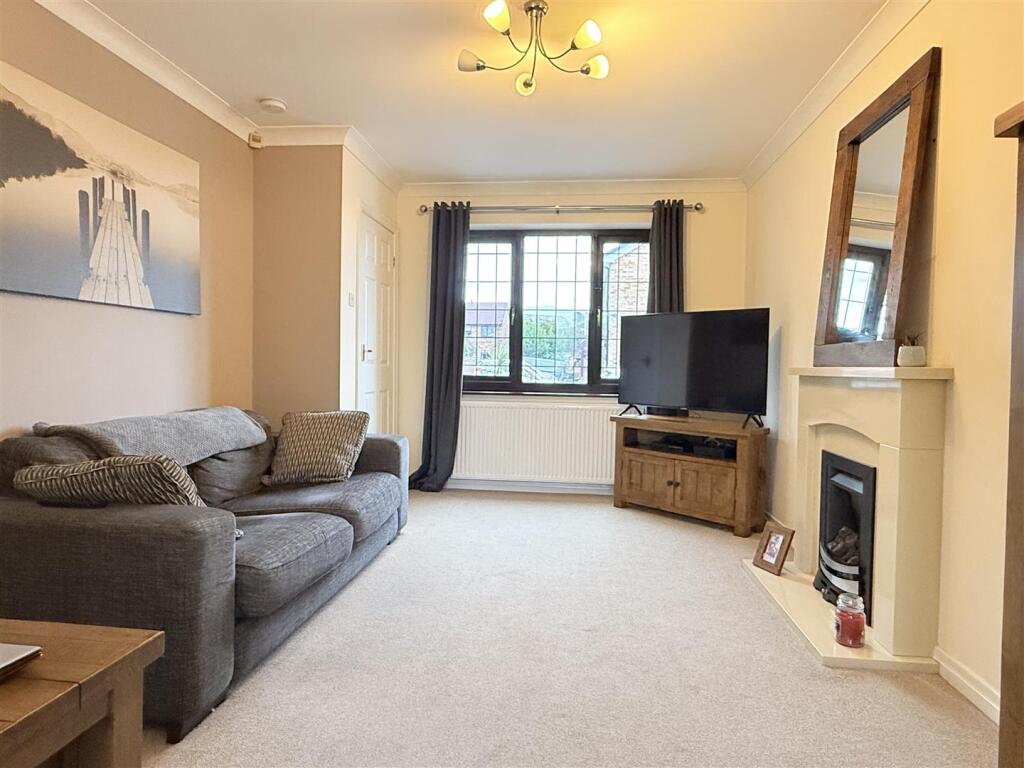 House in Kirklees, West Yorkshire - View 3
