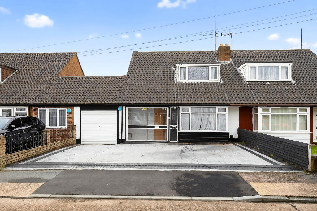 Main image of property: Bysouth Close, Ilford, IG5
