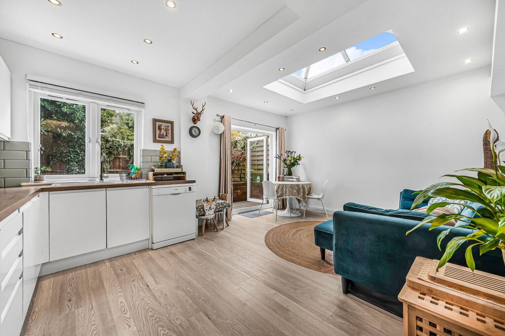 Main image of property: Lordship Lane, London, SE22