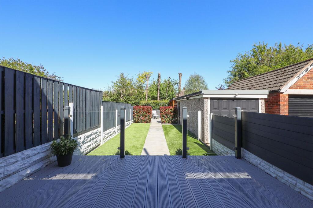 Flockton Crescent, Sheffield, S13 photo 4