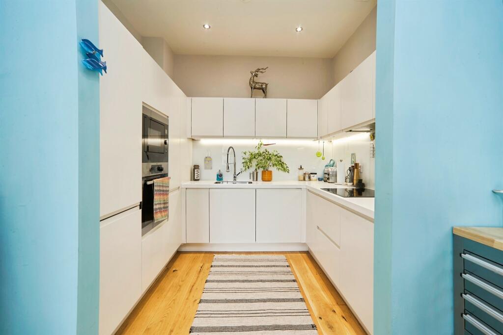 Apartment in Leeds, Horsforth Woodside, Horsforth - More