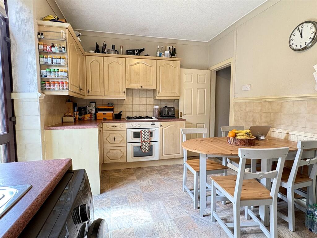 House in Oldham, Greater Manchester - View 5