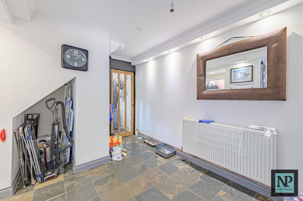 House in Tamworth, Staffordshire - More