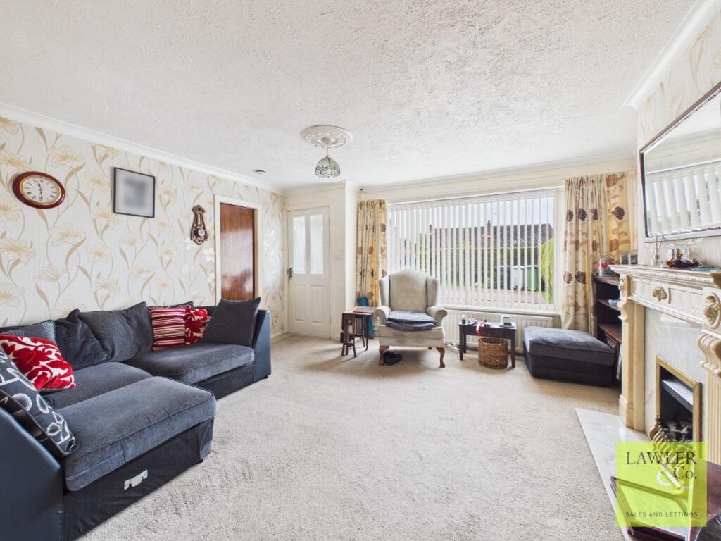 Brookside Avenue, Poynton, Stockport, Cheshire, SK12 1PW photo 4