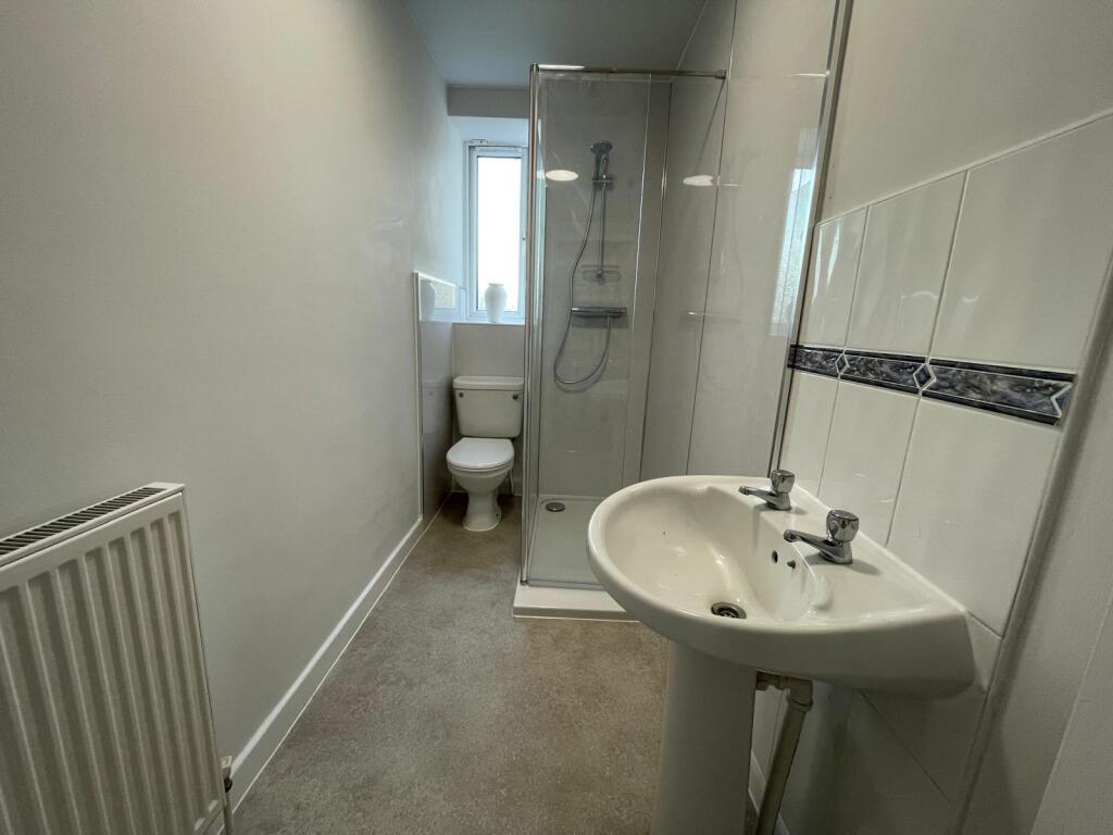 Apartment in Leeds, Gledhow Park, Gledhow - View 5