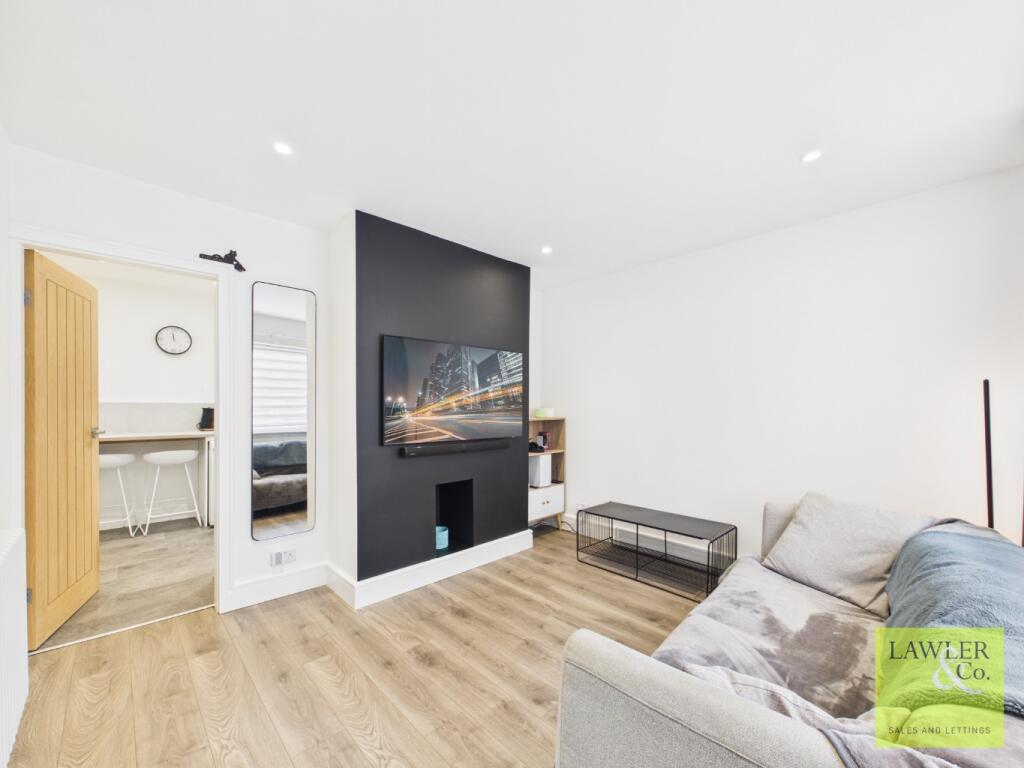 Spring Gardens, Hazel Grove, Stockport, Cheshire, SK7 4AE photo 4