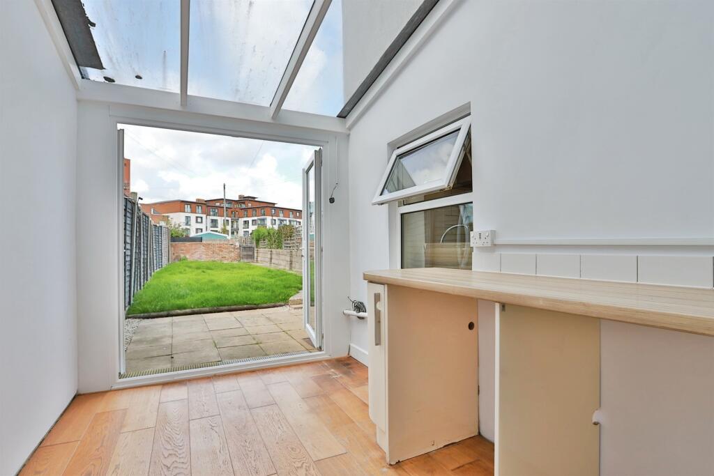 House in Poole, Longfleet - More