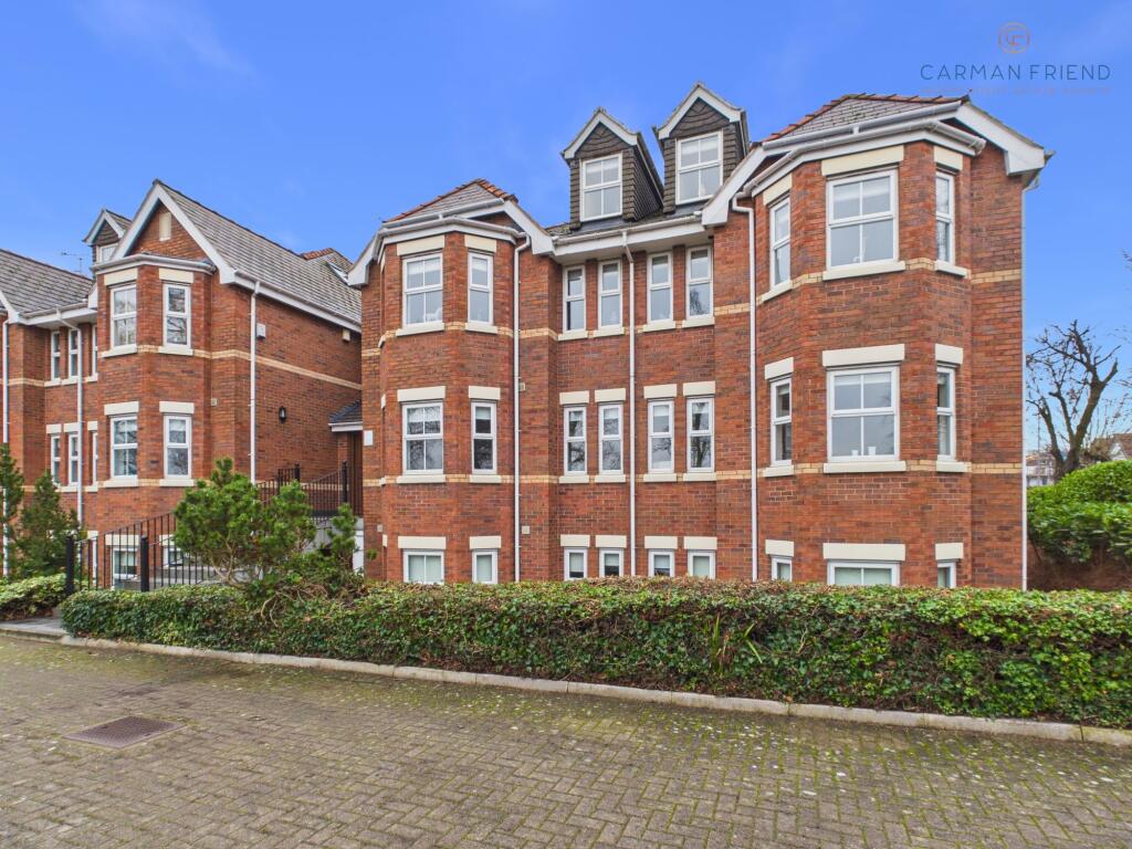 2-bed flat on 3 Charlton Court, £240,000