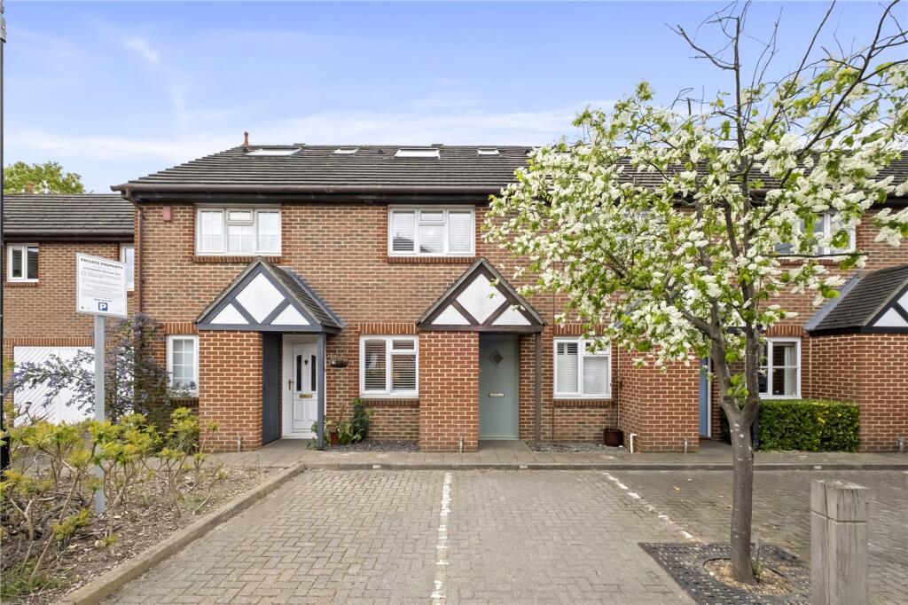 Main image of property: Hopwood Close, Earlsfield, London, SW17