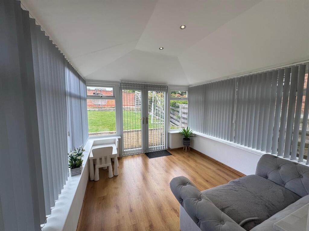 House in Wakefield - View 3